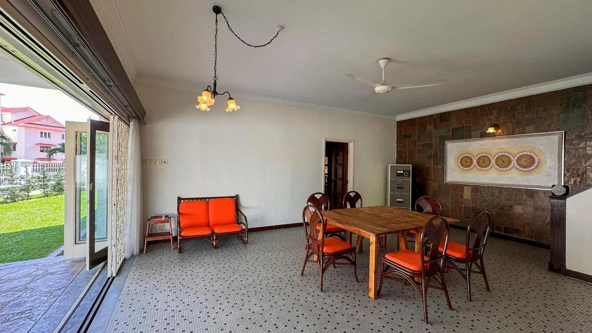 Prime Location - 5 Mins Walk To Shops & Eateries! Villa Tanjung Bungah  Tanjung Bungah (Penang)