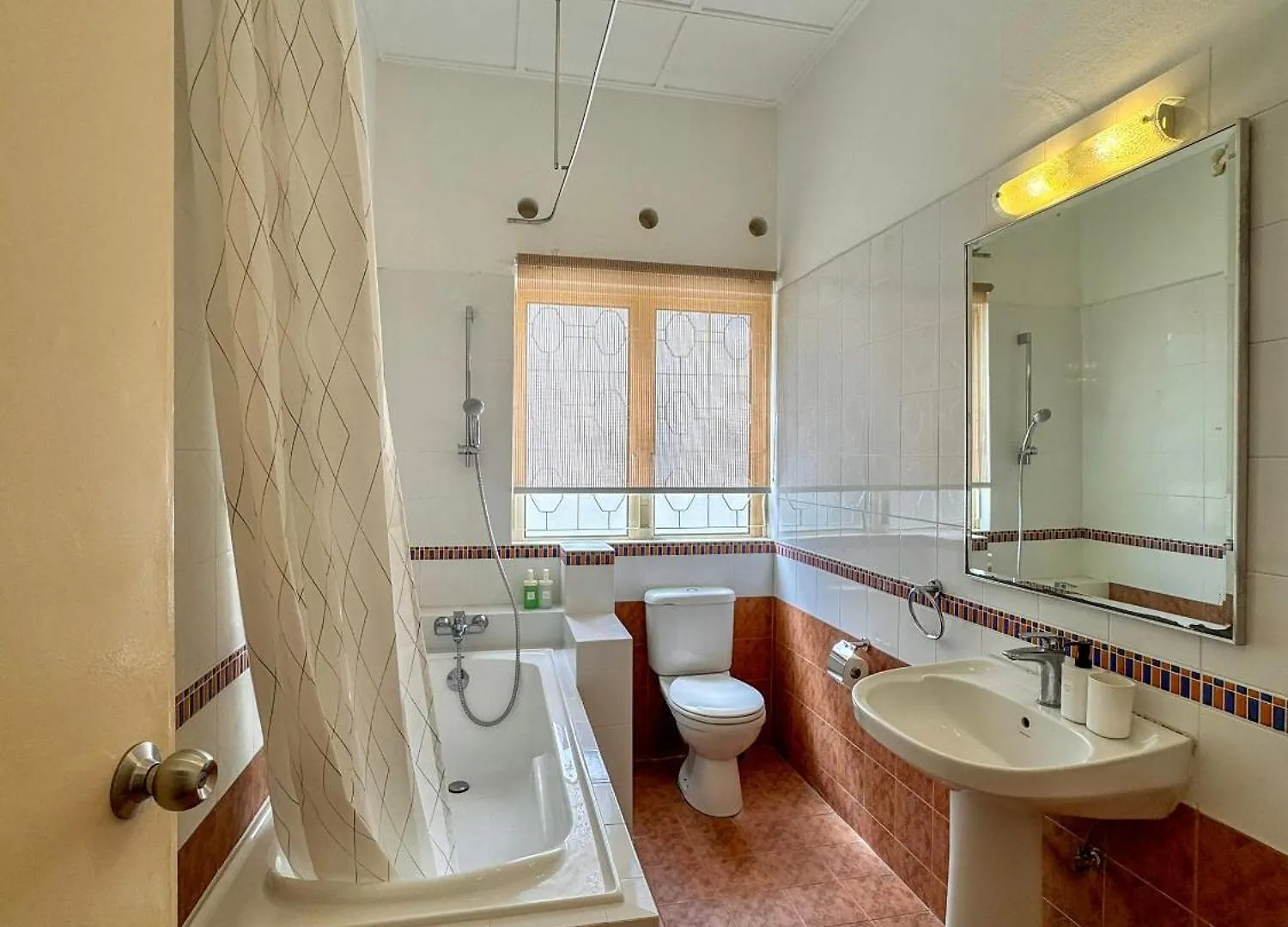 Holiday home Prime Location - 5 Mins Walk To Shops & Eateries! Villa Tanjung Bungah